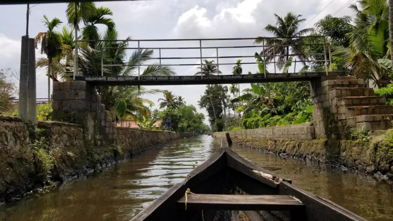 Blues Apartment Alappuzha Exterior photo